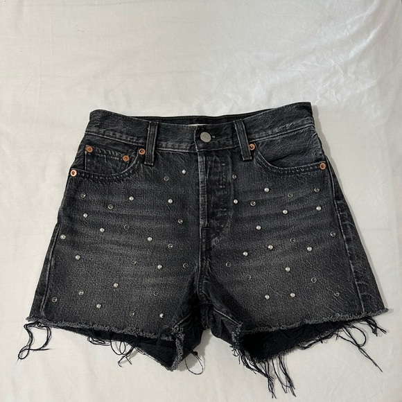 Levi’s Premium Wedgie Fit Shorts - Picture 3 of 8